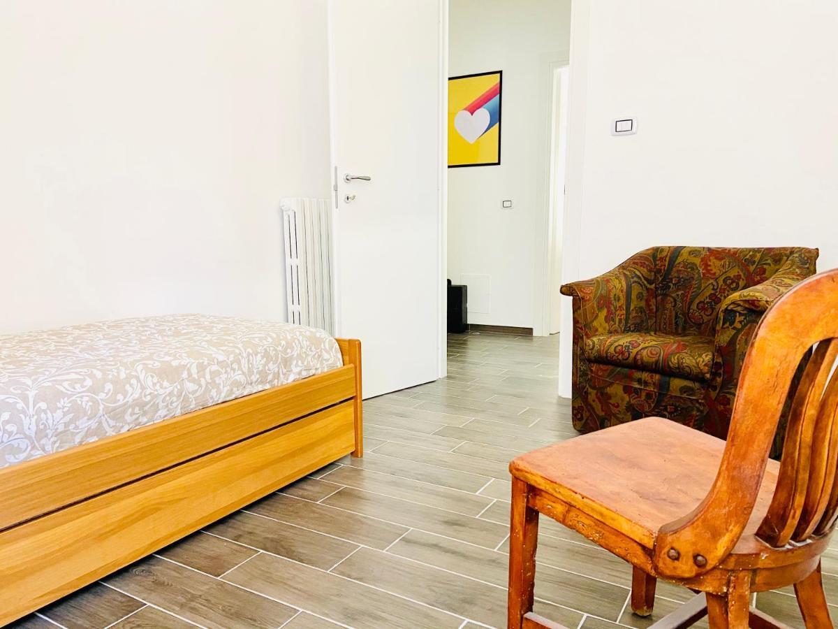 Casa Di Ale & Frank Appartement Salerno Buitenkant foto